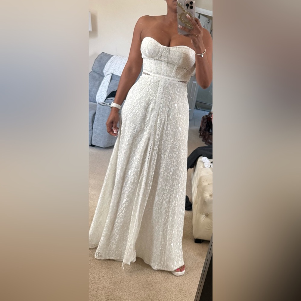 Lulu's White Strapless Gown